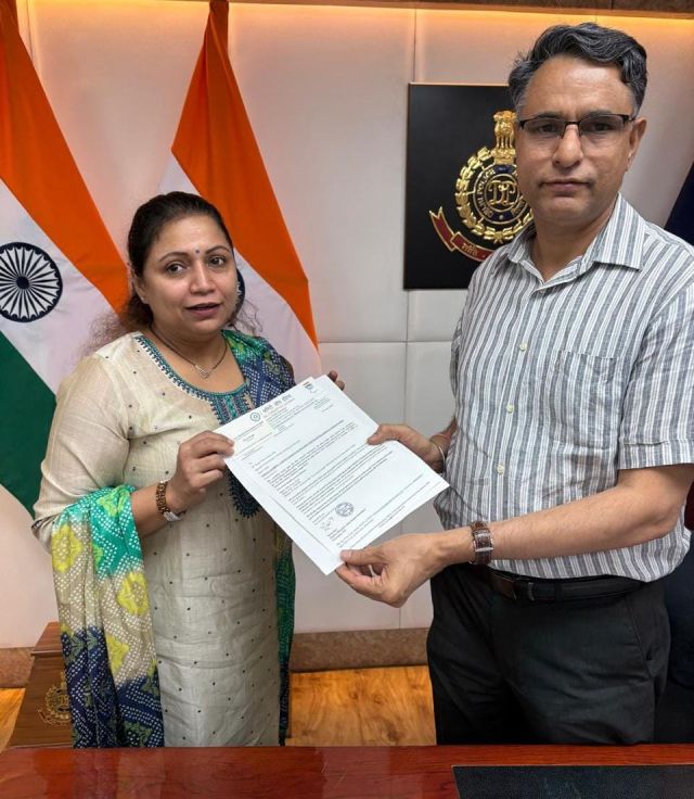 ​Parul Singh, Delhi Paralympic Committee President Congratulates DGP Chandigarh Dr. Sagar Preet Hooda on Receiving President’s Medal for Distinguished Service